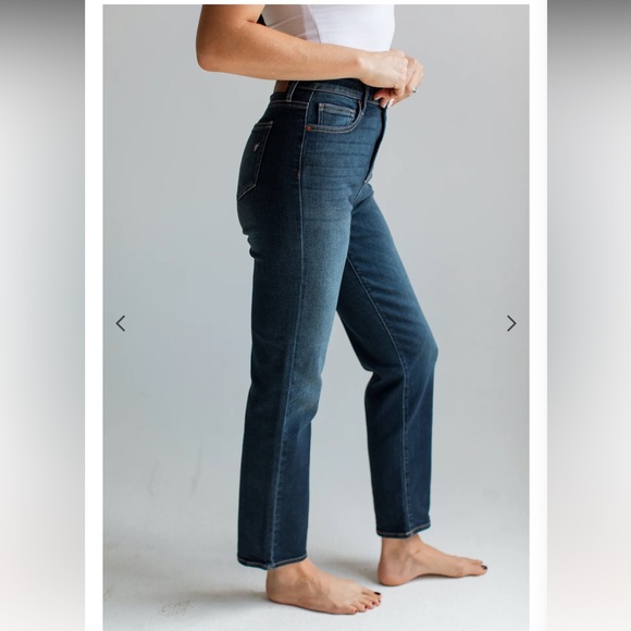 Carly Jean Chrissy classic vintage jeans. Size 7 - Picture 3 of 6